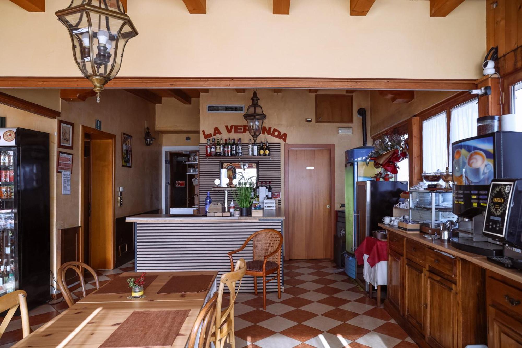 מסטרה Hotel Villa Sara מראה חיצוני תמונה