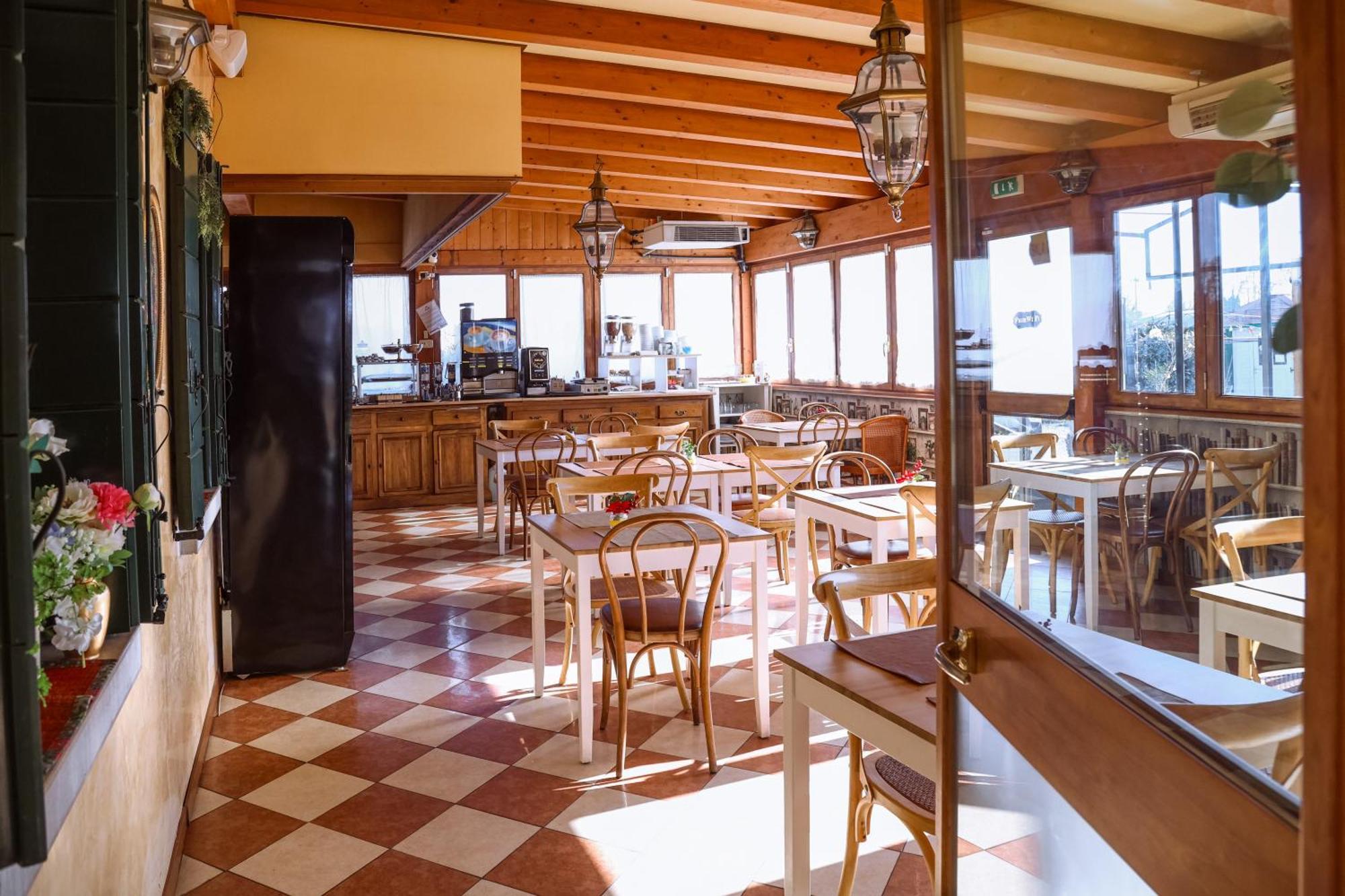מסטרה Hotel Villa Sara מראה חיצוני תמונה
