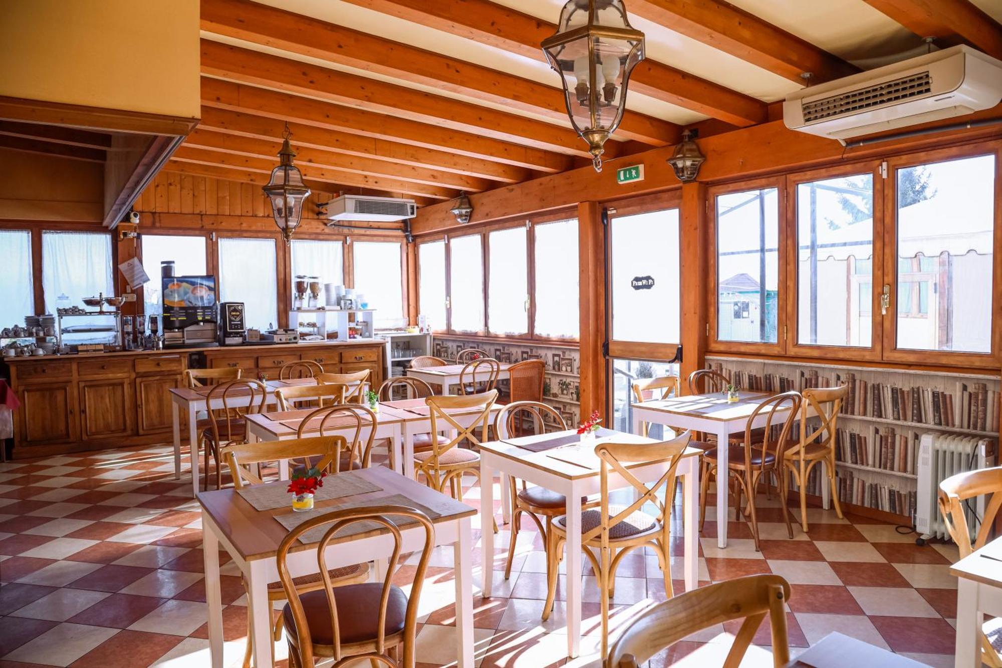 מסטרה Hotel Villa Sara מראה חיצוני תמונה