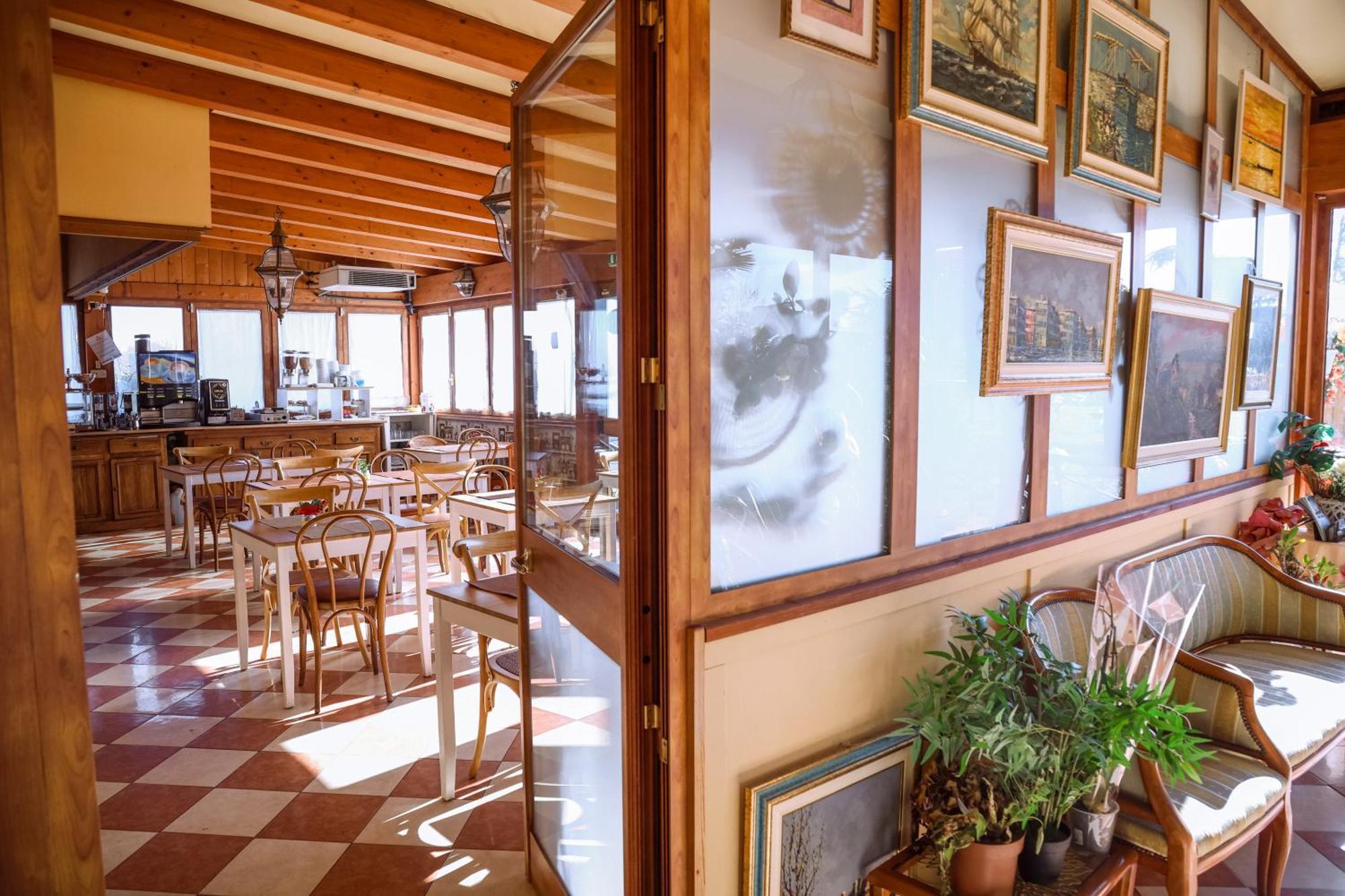 מסטרה Hotel Villa Sara מראה חיצוני תמונה