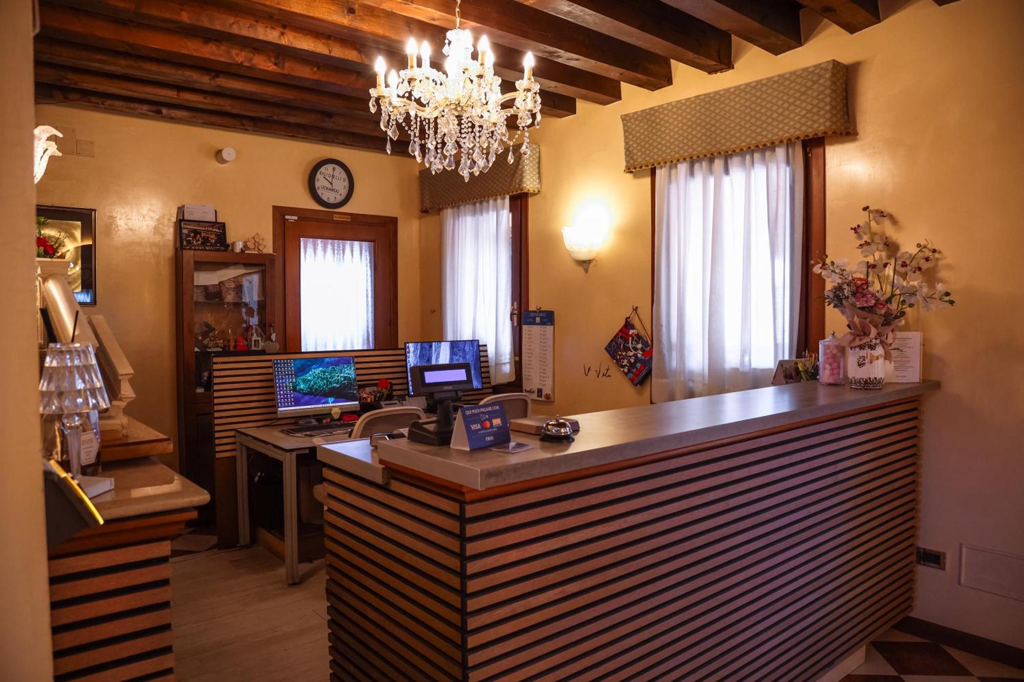 מסטרה Hotel Villa Sara מראה חיצוני תמונה