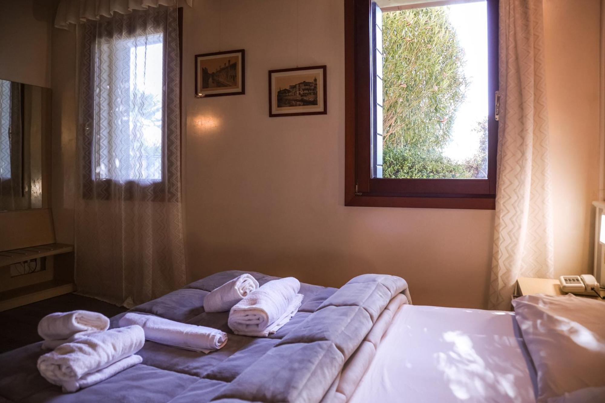 מסטרה Hotel Villa Sara מראה חיצוני תמונה