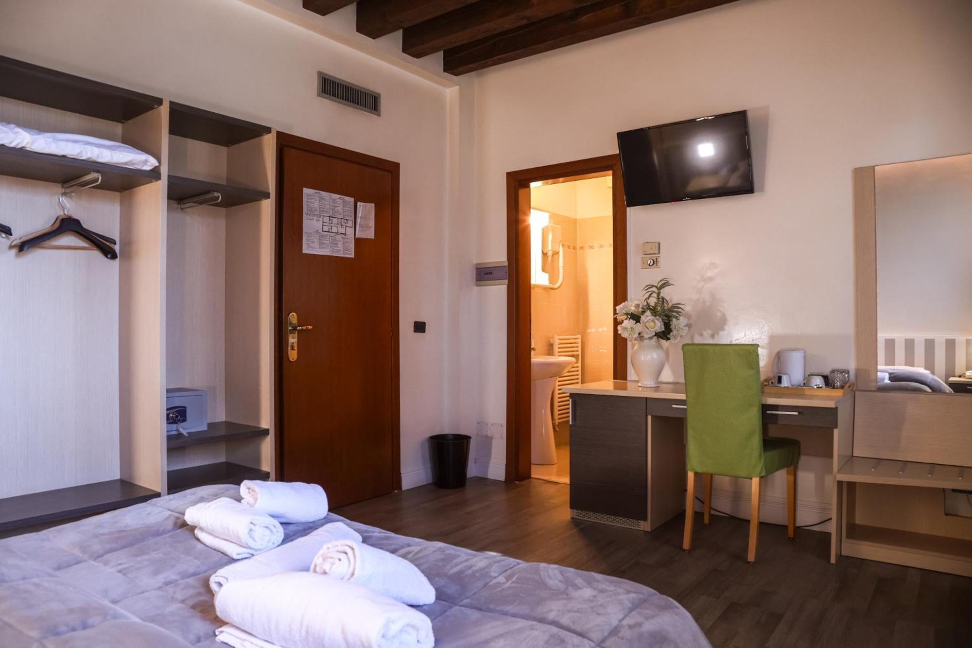 מסטרה Hotel Villa Sara מראה חיצוני תמונה