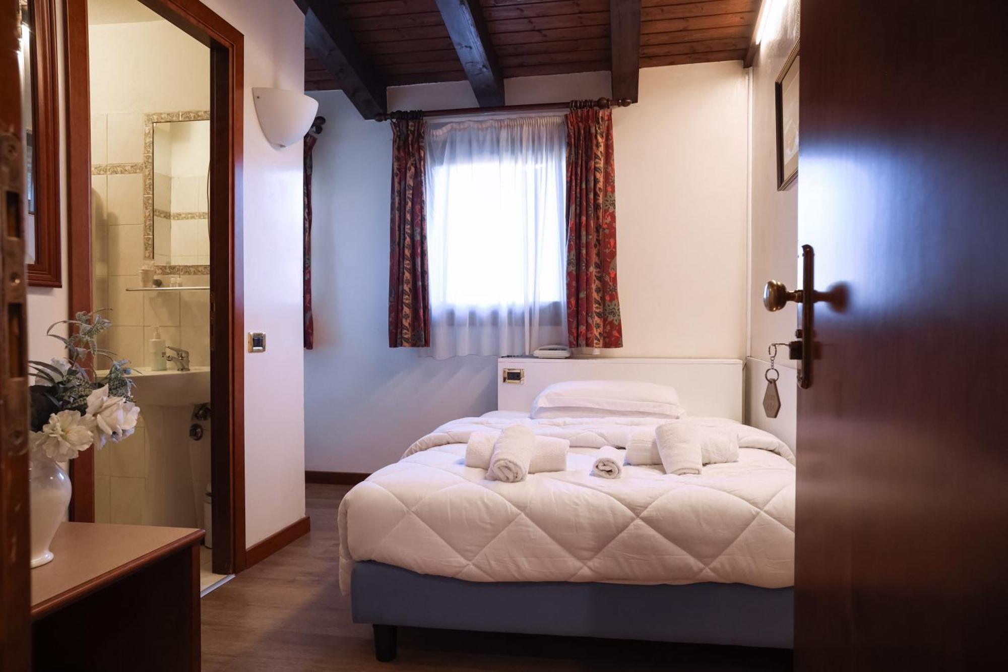 מסטרה Hotel Villa Sara מראה חיצוני תמונה