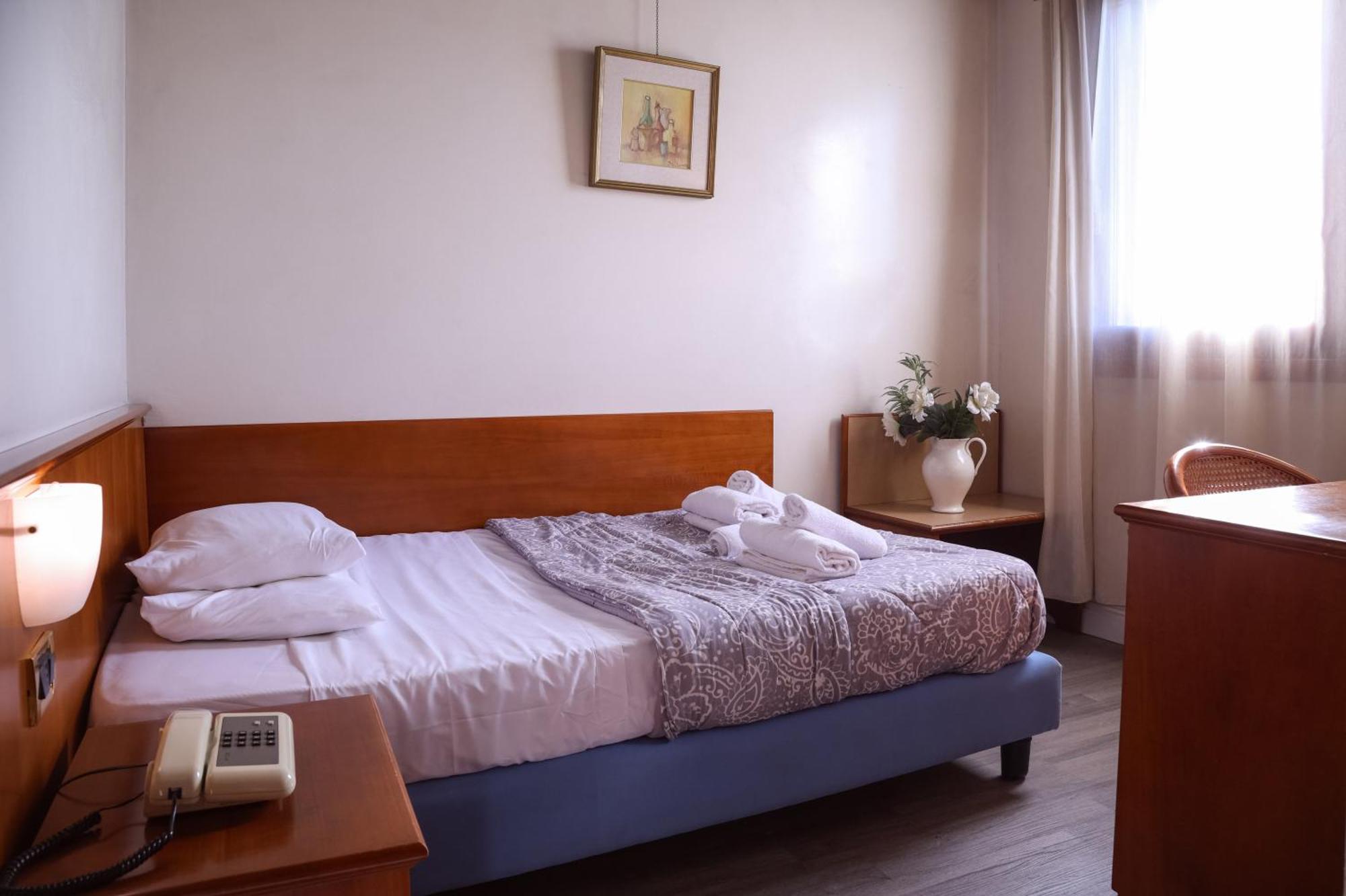 מסטרה Hotel Villa Sara מראה חיצוני תמונה
