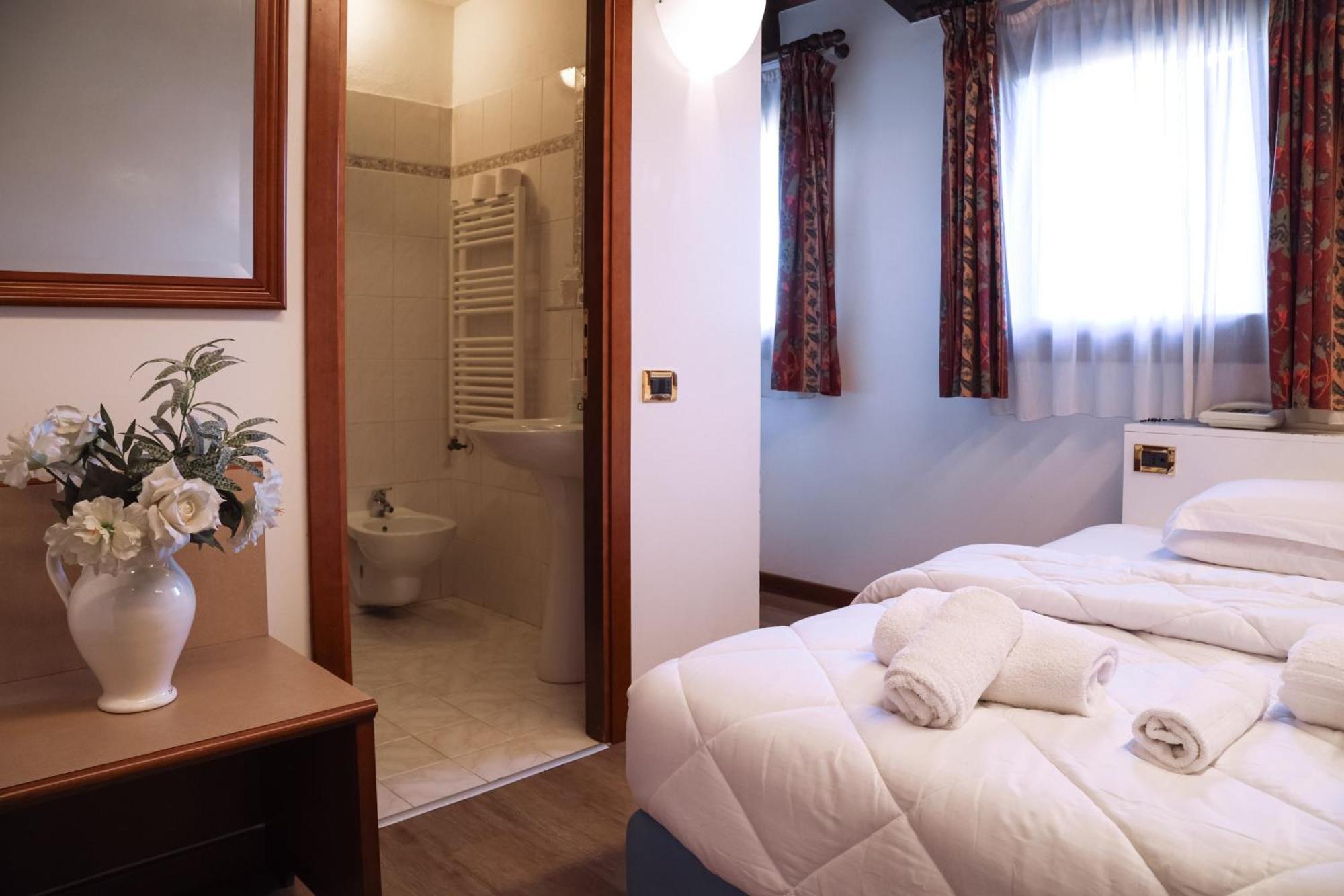 מסטרה Hotel Villa Sara מראה חיצוני תמונה